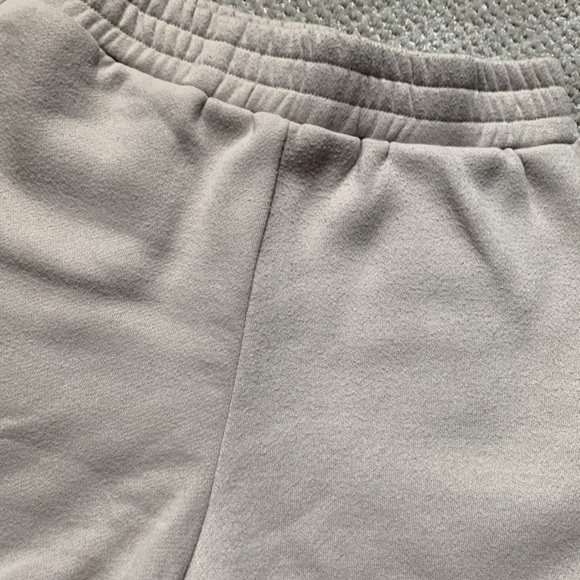 Princess Polly sweat shorts - Picture 3 of 7